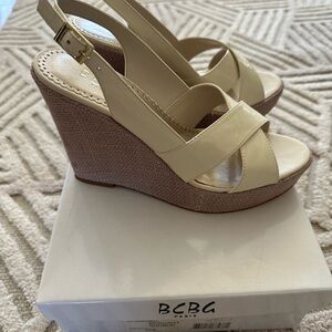 BCBG Lavendere Cream/Ecru Leather Slingback Wedge Sandals